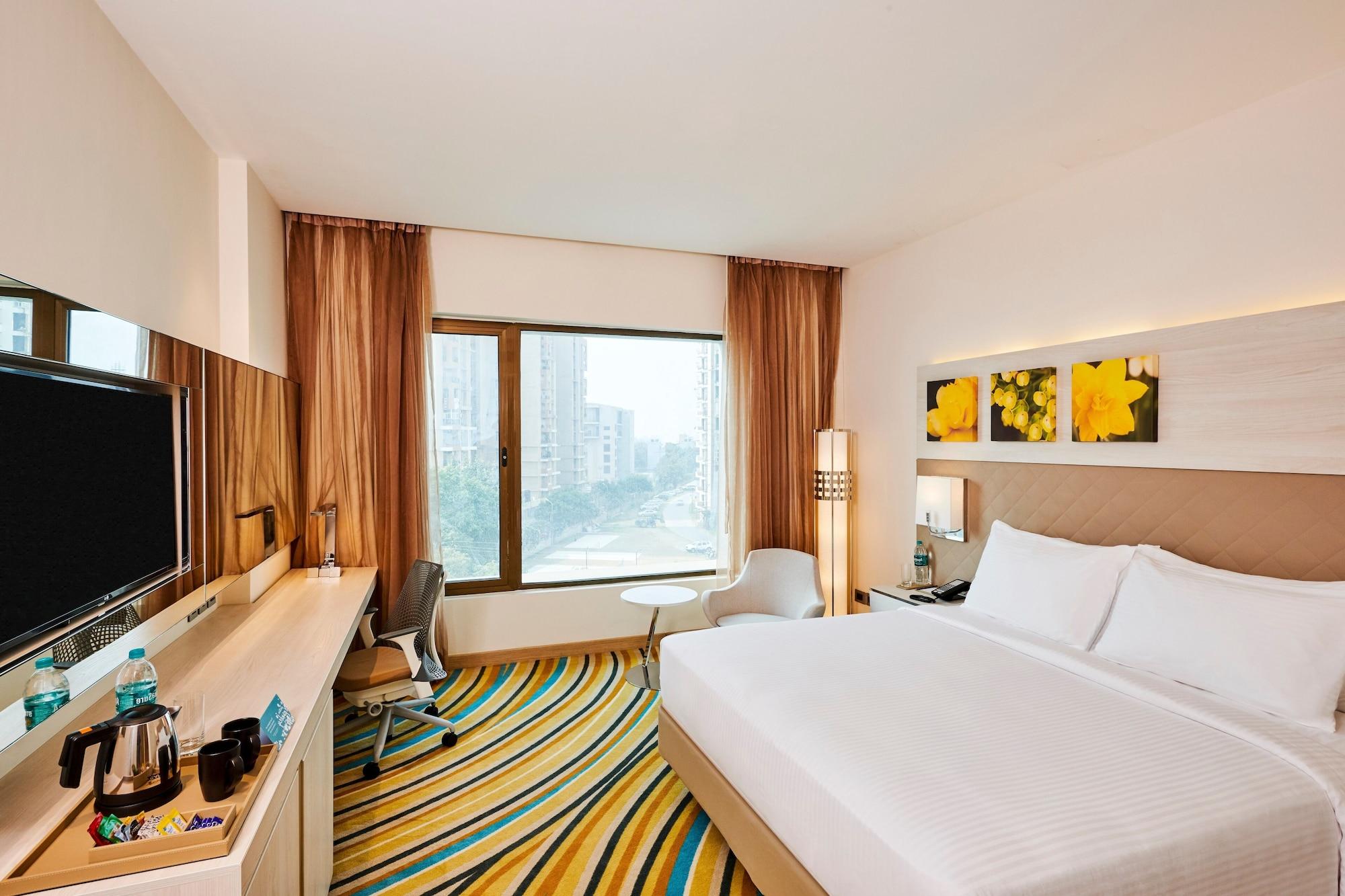 Hilton Garden Inn Лакнау Екстериор снимка