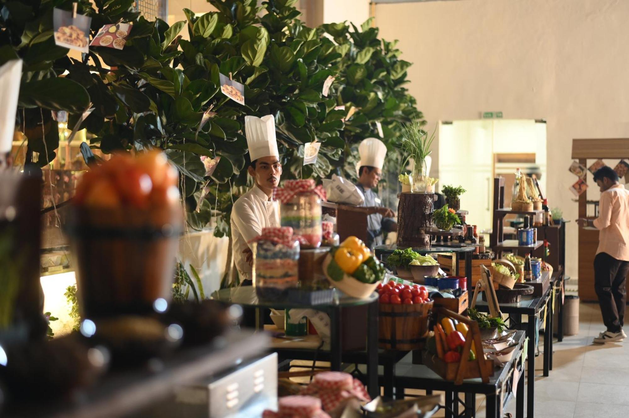 Hilton Garden Inn Лакнау Екстериор снимка