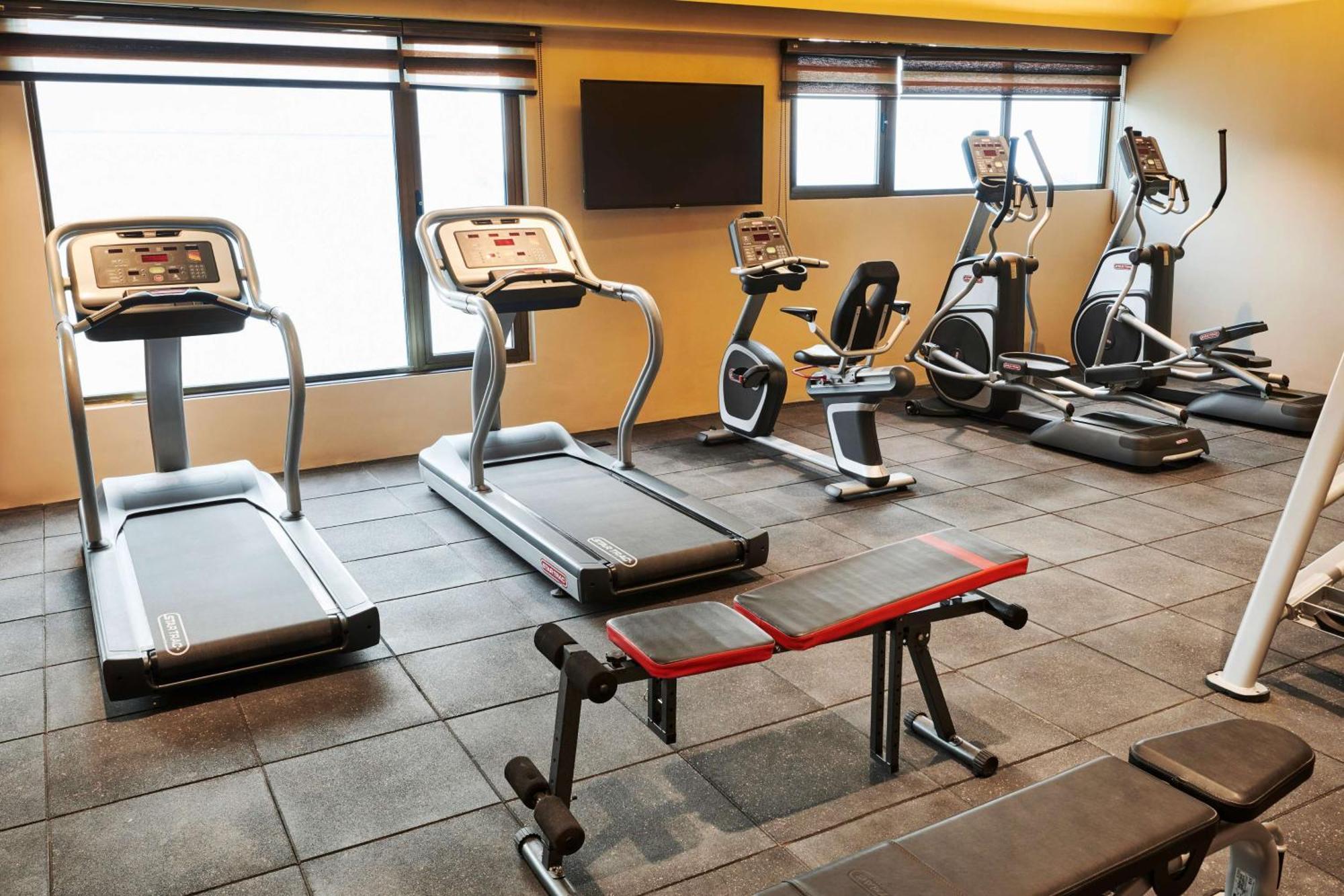 Hilton Garden Inn Лакнау Екстериор снимка