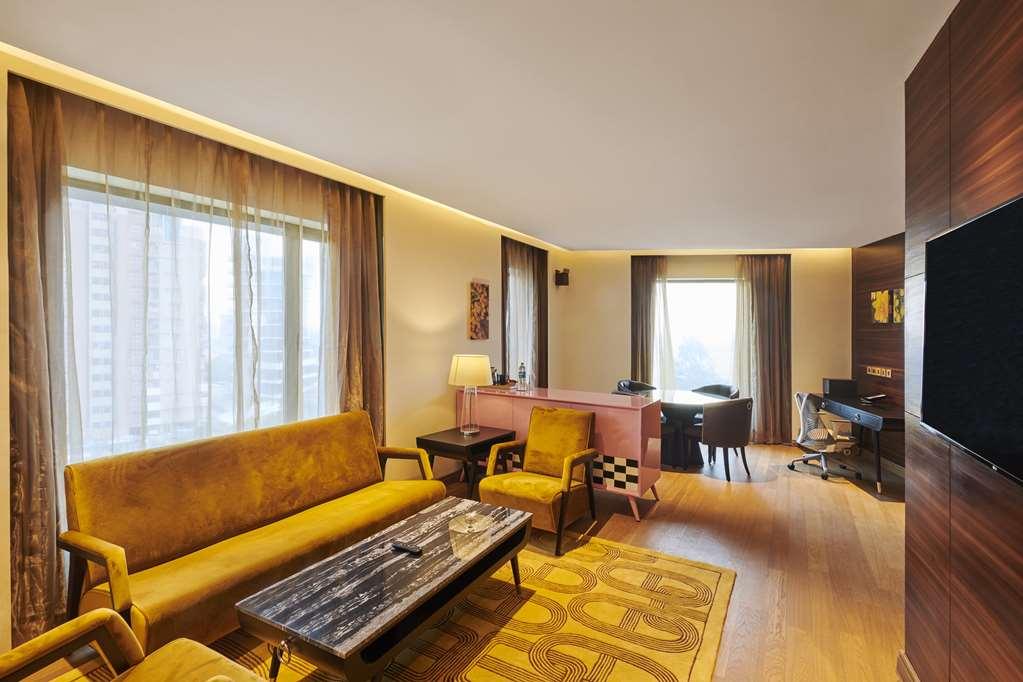 Hilton Garden Inn Лакнау Стая снимка